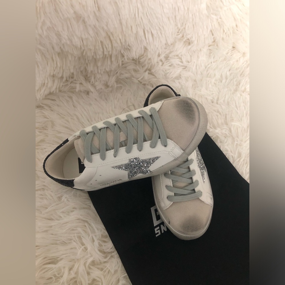 Golden Goose Women's Sneakers - Picture 7 of 7